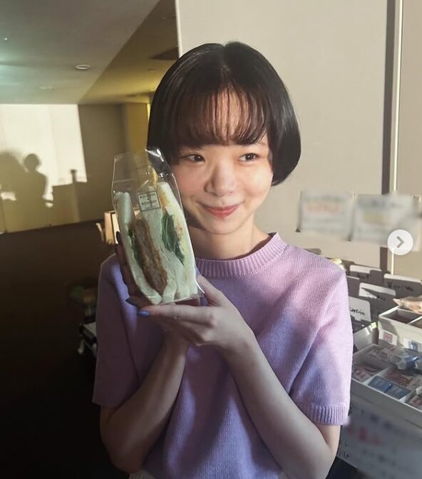 趣里
